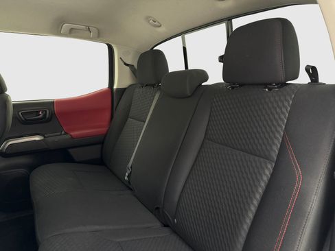 Used 2022 Toyota Tacoma SR5 RWD image 37