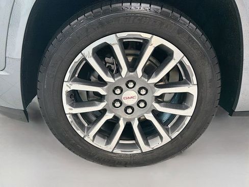 Certified 2023 GMC Acadia Denali w/ Denali Ultimate Package image 29