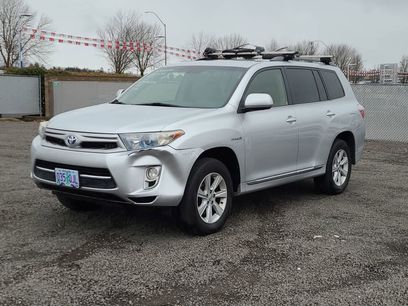 Used 2012 Toyota Highlander 4WD Hybrid w/ Cold Weather Pkg
