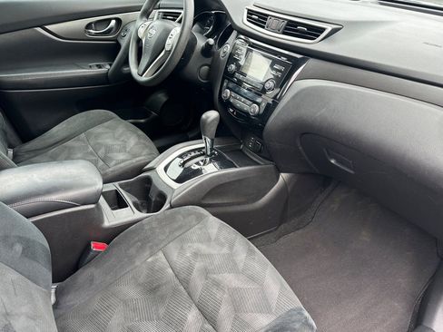 Used 2015 Nissan Rogue SV FWD image 21