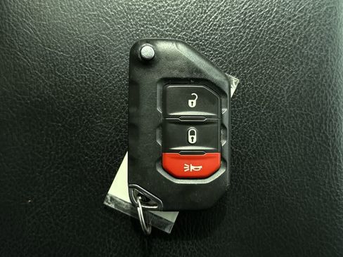 Used 2023 Jeep Wrangler Unlimited Rubicon image 23