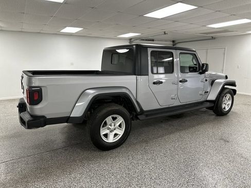 Used 2021 Jeep Gladiator Sport AWD/4WD image 8
