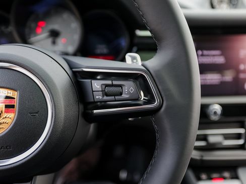 Certified 2026 Porsche Macan S AWD/4WD image 16
