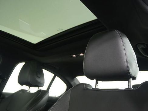 Used 2025 BMW 330i Sedan image 12