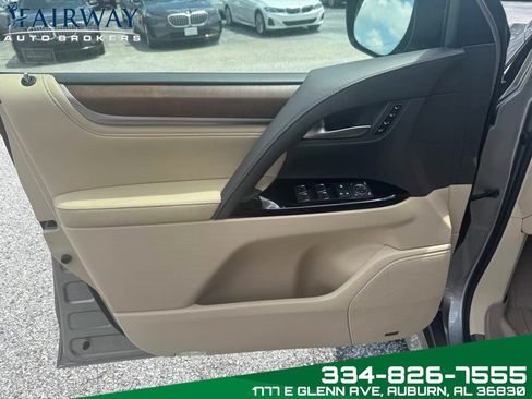 Used 2016 Lexus LX 570 4WD w/ Luxury Package image 32