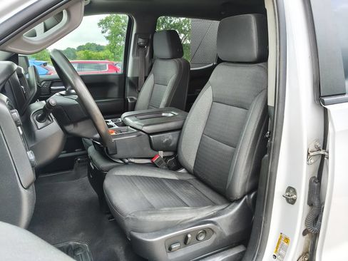 Used 2023 Chevrolet Silverado 1500 Custom AWD/4WD image 2