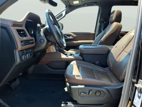 Used 2024 Chevrolet Tahoe High Country AWD/4WD image 12