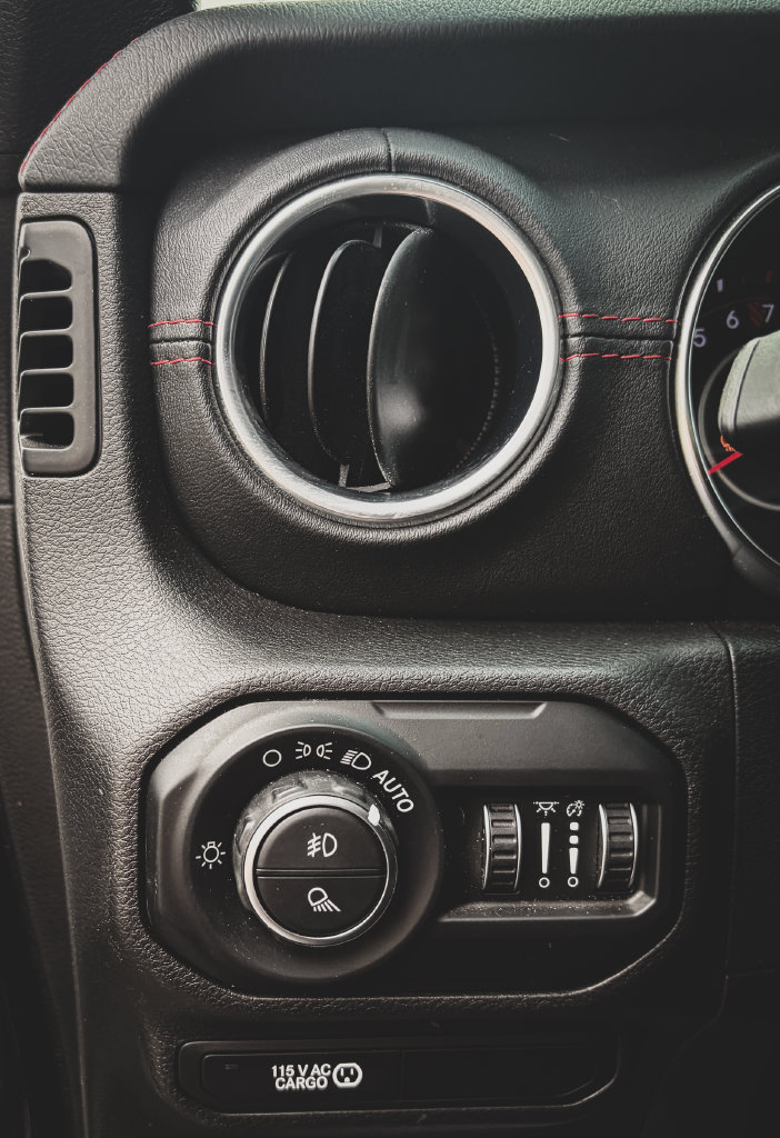 Used 2020 Jeep Gladiator Rubicon AWD/4WD image 11