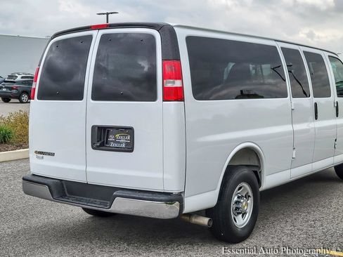 Used 2025 Chevrolet Express 3500 LT w/ LT Preferred Equipment Group RWD image 6