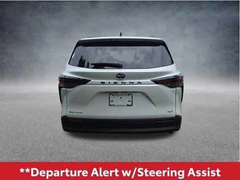 Used 2025 Toyota Sienna XLE w/ XLE Plus Package AWD/4WD image 5