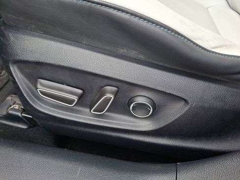 Used 2016 Toyota Prius Four image 8