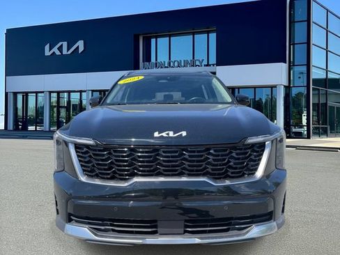 Certified 2024 Kia Sorento S FWD image 2