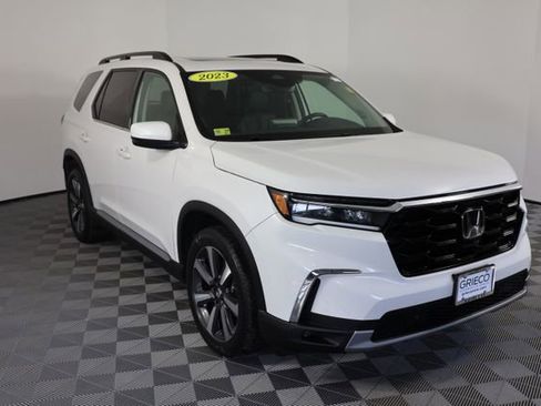 Used 2023 Honda Pilot Touring image 1