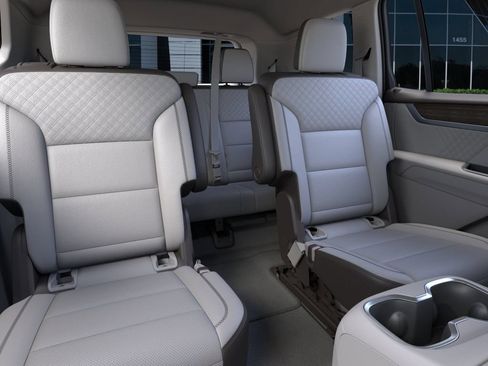New 2026 GMC Acadia Denali w/ Super Cruise Package FWD image 17