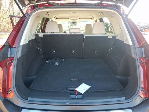 Certified 2023 Nissan Rogue SV image 28