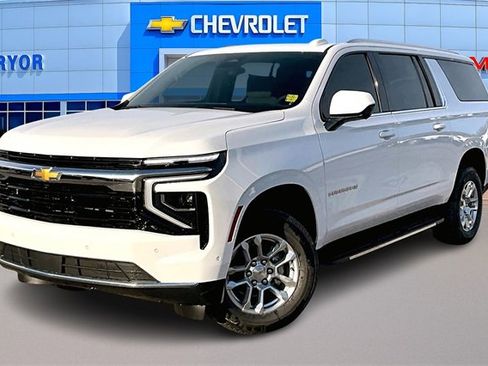 New 2026 Chevrolet Suburban LS image 2