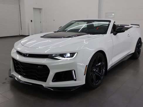 Used 2018 Chevrolet Camaro ZL1 RWD image 58
