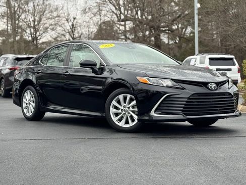 Used 2023 Toyota Camry LE image 2