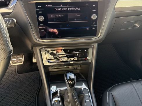 Certified 2024 Volkswagen Tiguan SE R-Line image 24