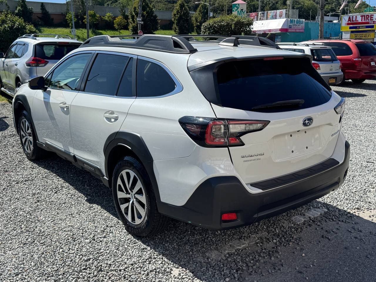 Used 2023 Subaru Outback Premium AWD/4WD image 7