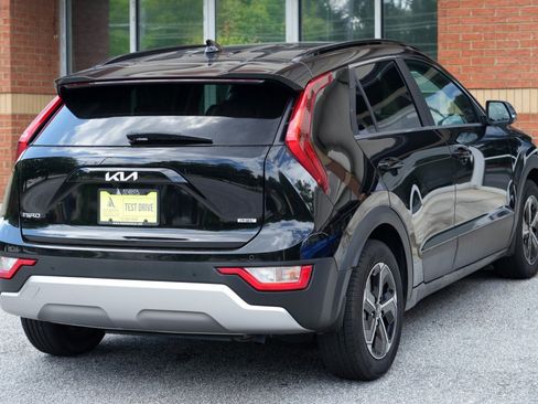 Used 2025 Kia Niro EX FWD image 46