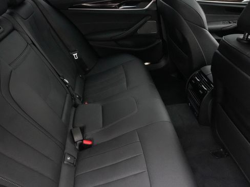 Certified 2023 BMW 540i w/ Executive Package image 36