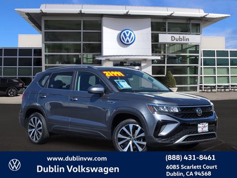 Certified 2023 Volkswagen Taos SE w/ Panoramic Sunroof Package image 1