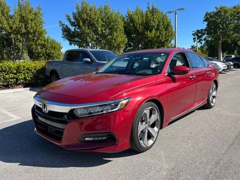 Used 2018 Honda Accord Touring image 2