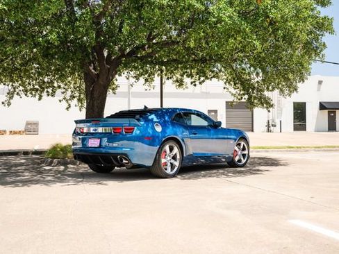 Used 2010 Chevrolet Camaro SS w/ RS Package RWD image 18