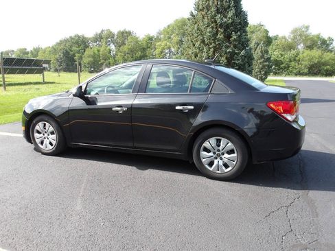 Used 2014 Chevrolet Cruze LS FWD image 10