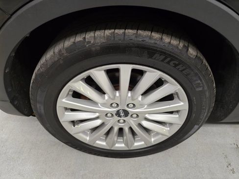 Used 2019 Lincoln MKC Premiere image 9