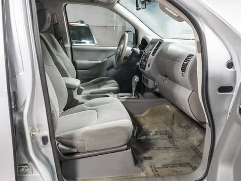 Used 2017 Nissan Frontier SV w/ SV Value Truck Package image 15