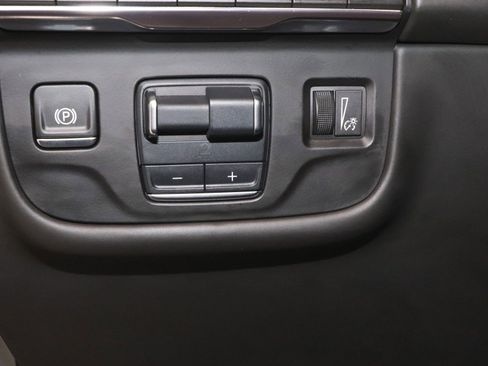 Used 2024 Cadillac Escalade Premium Luxury Platinum image 20