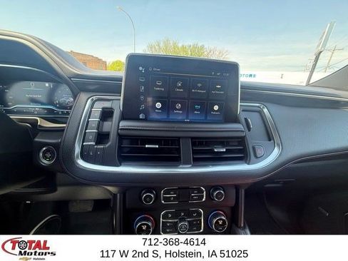 Used 2022 Chevrolet Suburban RST w/ Luxury Package AWD/4WD image 23