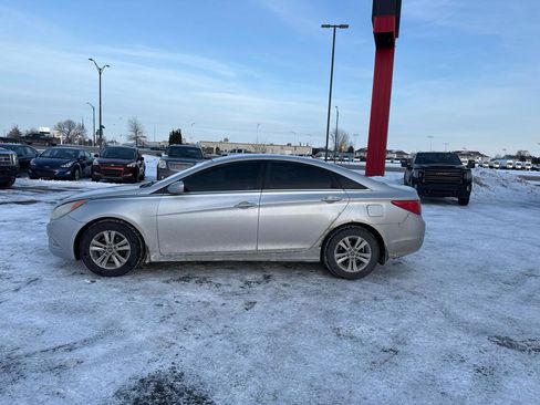 Used 2013 Hyundai Sonata GLS w/ Popular Equipment Pkg image 2