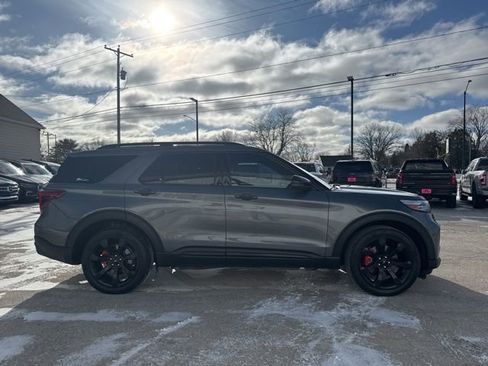 Used 2022 Ford Explorer ST w/ ST Street Pack image 23
