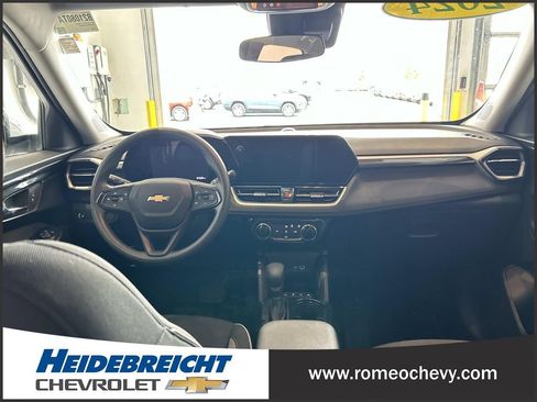 Used 2024 Chevrolet TrailBlazer LT FWD image 16