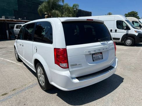 Used 2018 Dodge Grand Caravan SE w/ UConnect Hands-Free Group FWD image 7