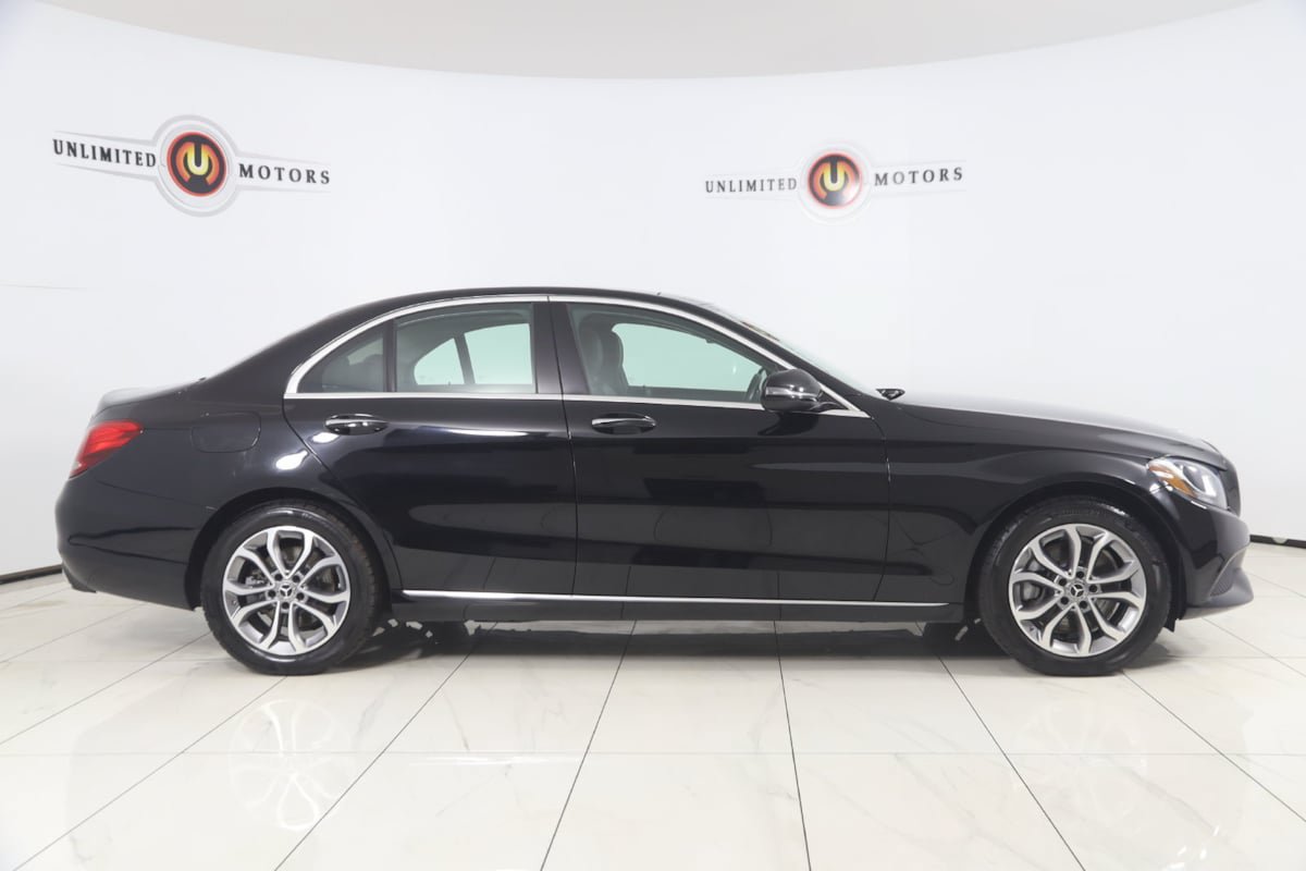 Used 2017 Mercedes-Benz C 300 4MATIC Sedan image 2