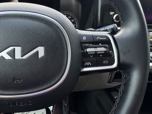 Used 2022 Kia Sorento S w/ Panoramic Sunroof Package FWD image 13