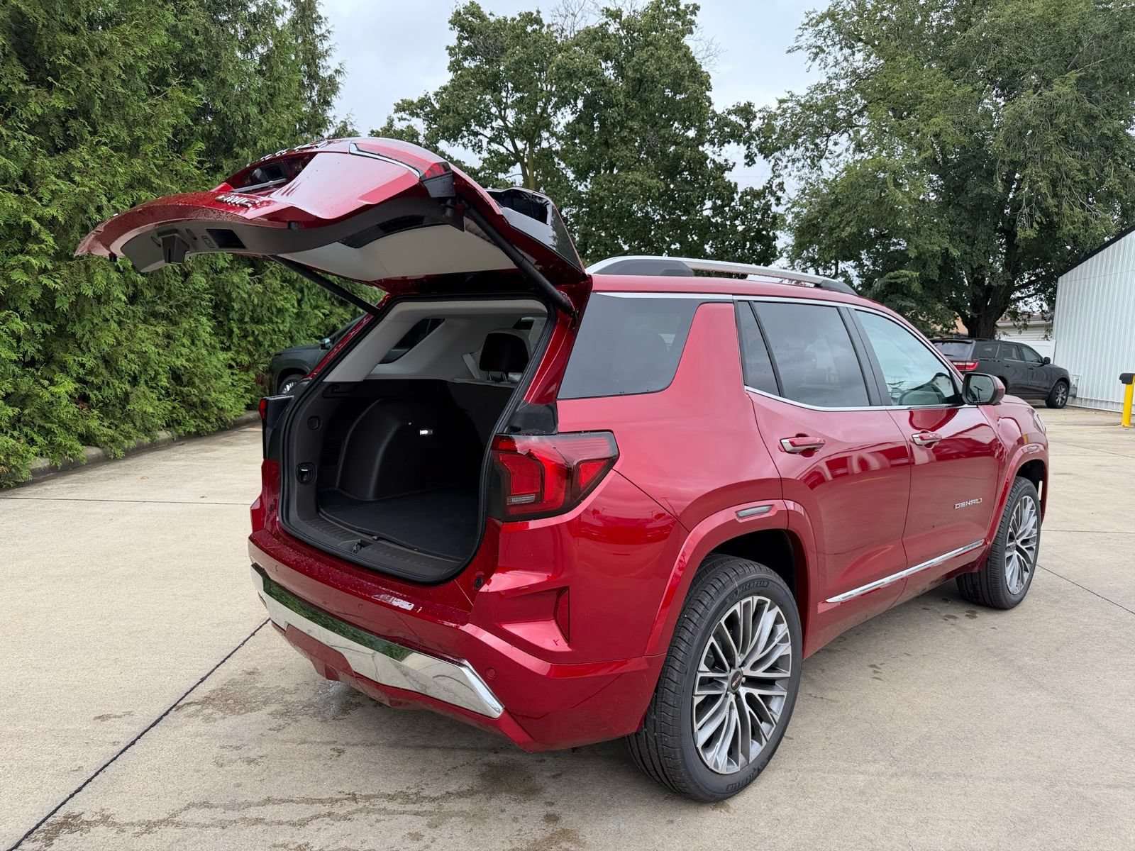 New 2027 GMC Terrain Denali w/ LPO, Floor Liner Package AWD/4WD image 34