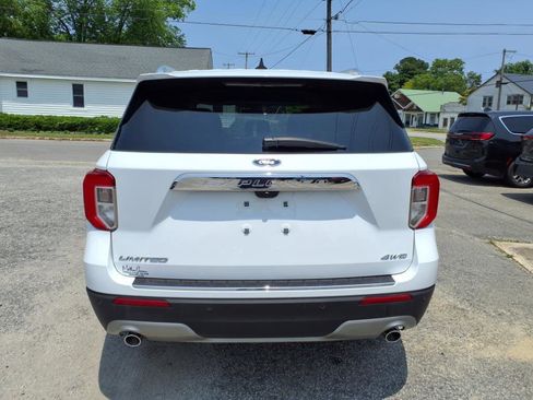 Used 2023 Ford Explorer Limited image 3