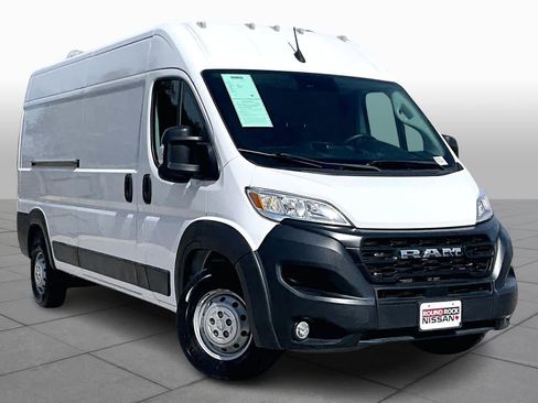 Used 2023 RAM ProMaster 2500 w/ Convenience Group image 3