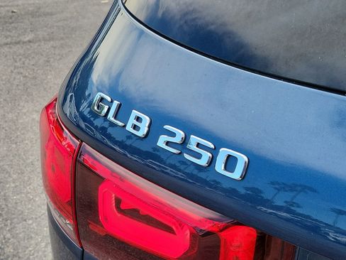 Certified 2023 Mercedes-Benz GLB 250 image 7