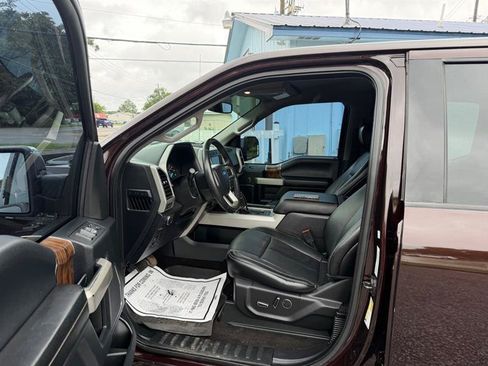 Used 2018 Ford F150 Lariat w/ Equipment Group 502A Luxury AWD/4WD image 14