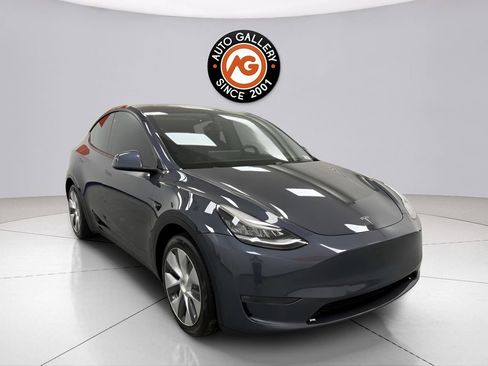 Used 2021 Tesla Model Y Long Range AWD/4WD image 1