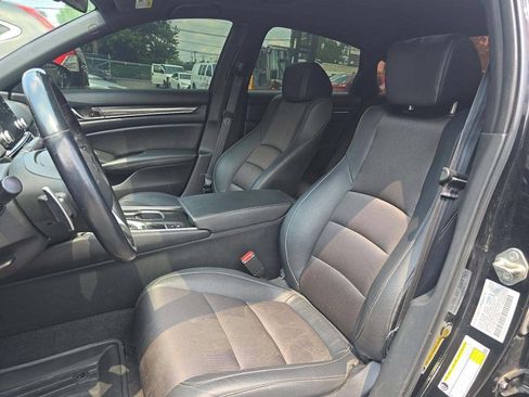 Used 2019 Honda Accord Sport image 6