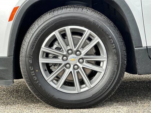 Used 2022 Chevrolet Traverse LT image 27