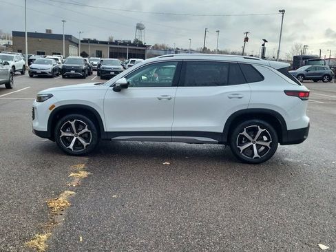 New 2026 Volkswagen Tiguan SE image 2