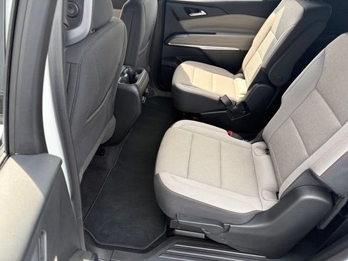 Used 2026 Chevrolet Traverse LT w/ Driver Confidence Package FWD image 14
